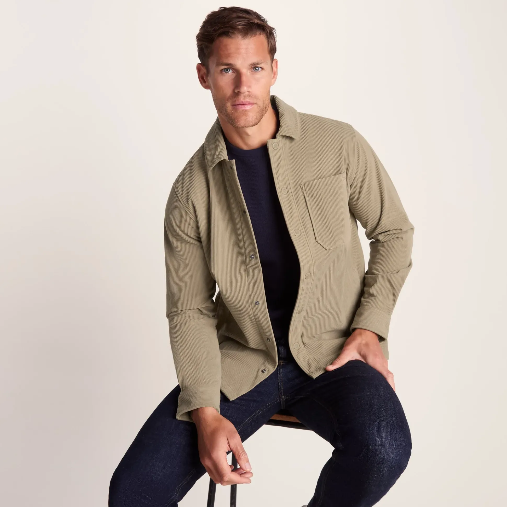 Olson Mens Chunky Corduroy Shacket - Walnut