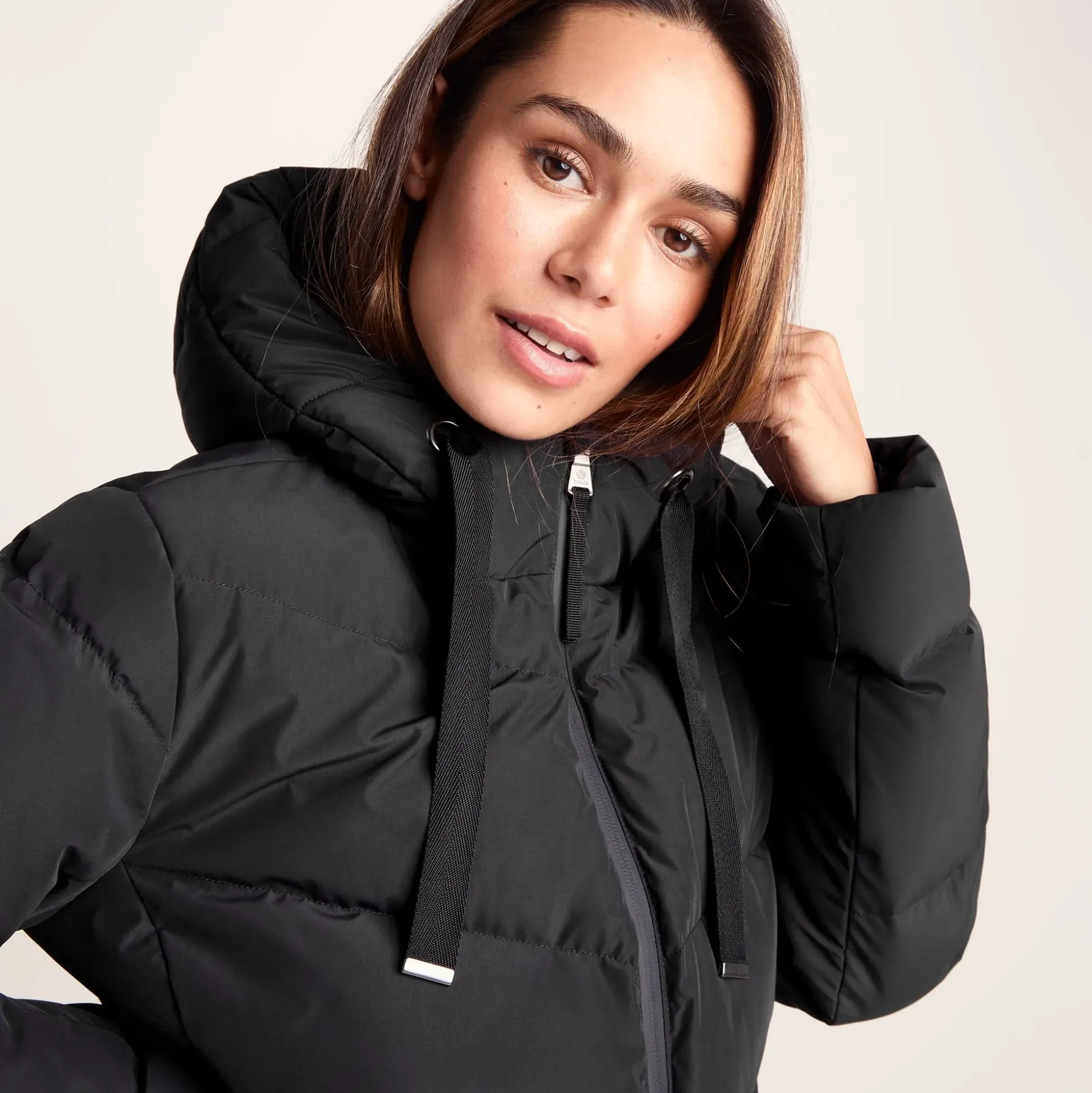 Raleigh Luxe Womens Shower Resistant Down Insulated Jacket - Black