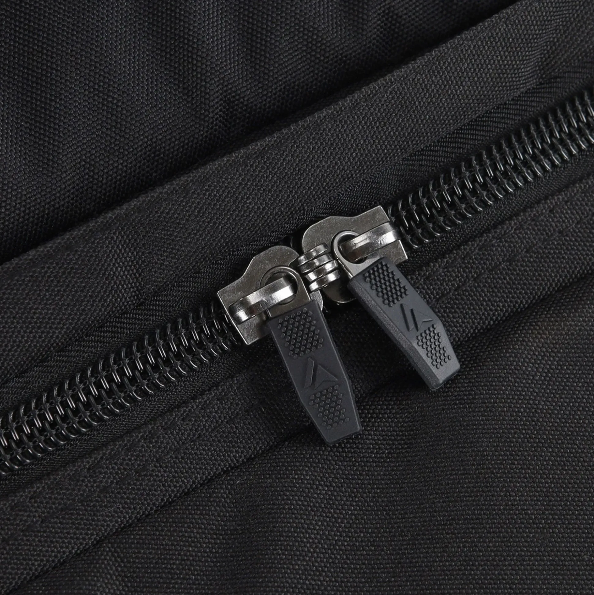 Surfanic Maxim 3.0 70L Roller Bag - Black Marl